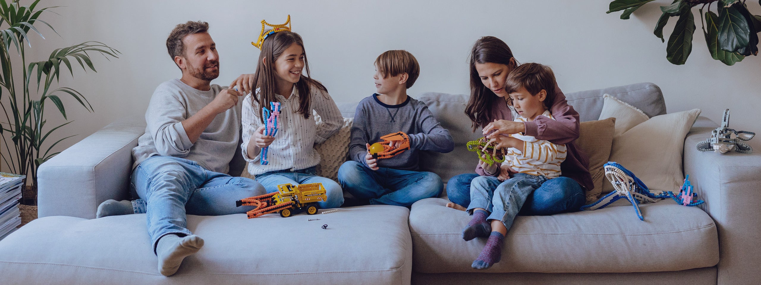 Familie spielt mit cbionic