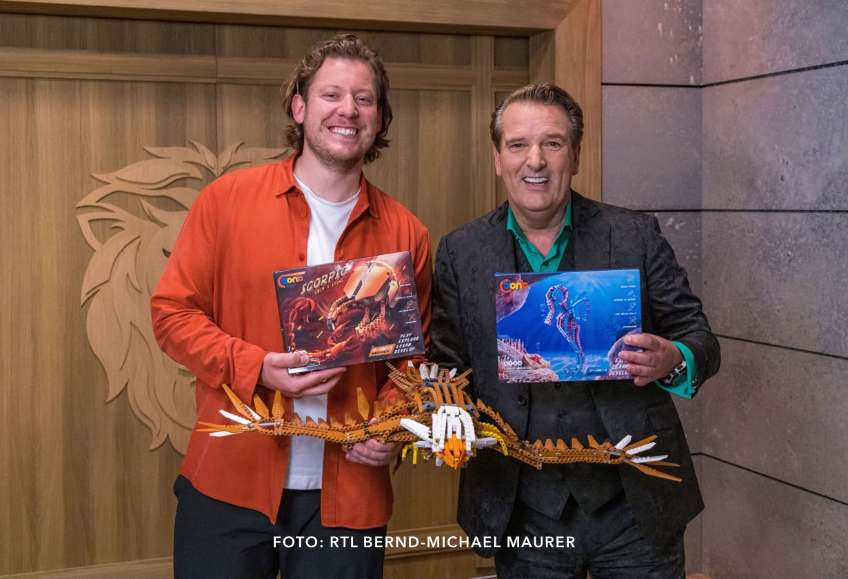 Marcel Pasternak mit Ralf Dümmel nach dem Deal